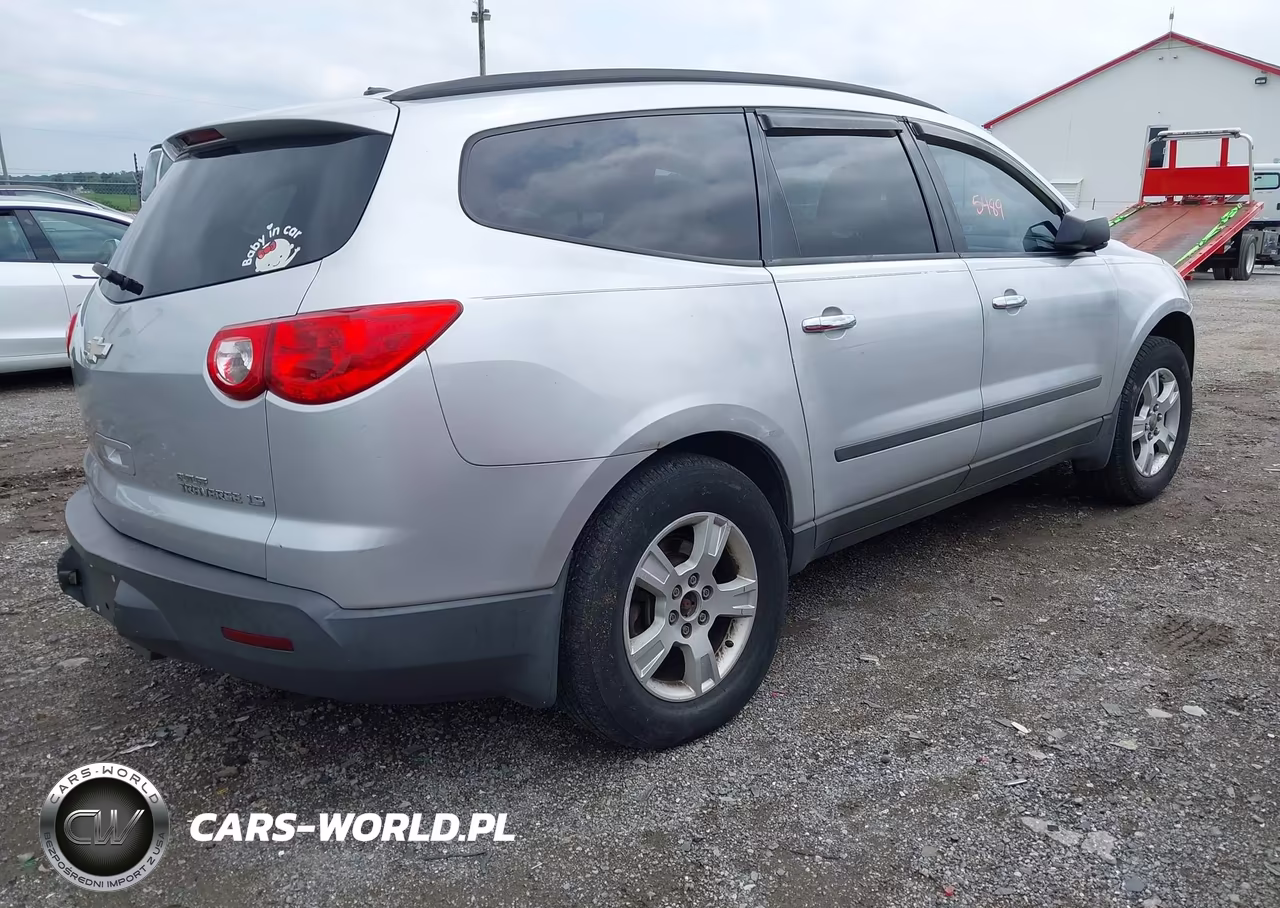 2011 Chevrolet Traverse Ls VIN:1GNKVEEDXBJ352848 - 4