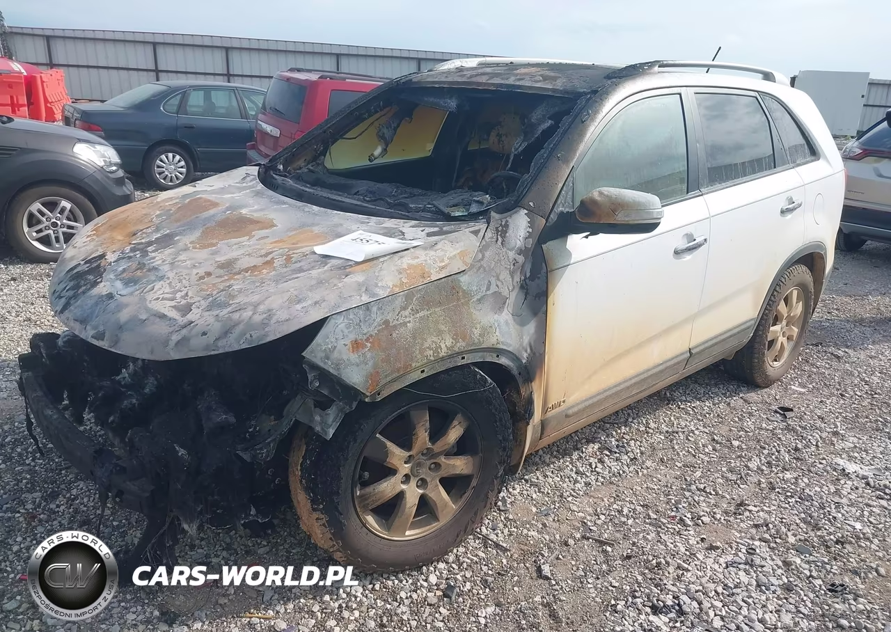 2013 Kia Sorento Lx VIN:5XYKTCA66DG415036 - 2