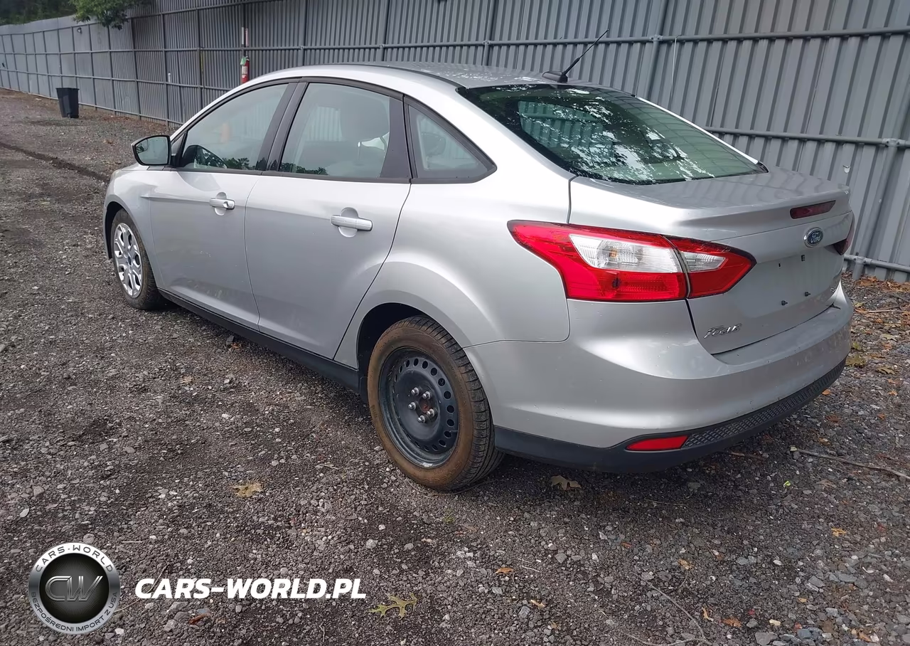 2012 Ford Focus Se VIN:1FAHP3F2XCL292323 - 3