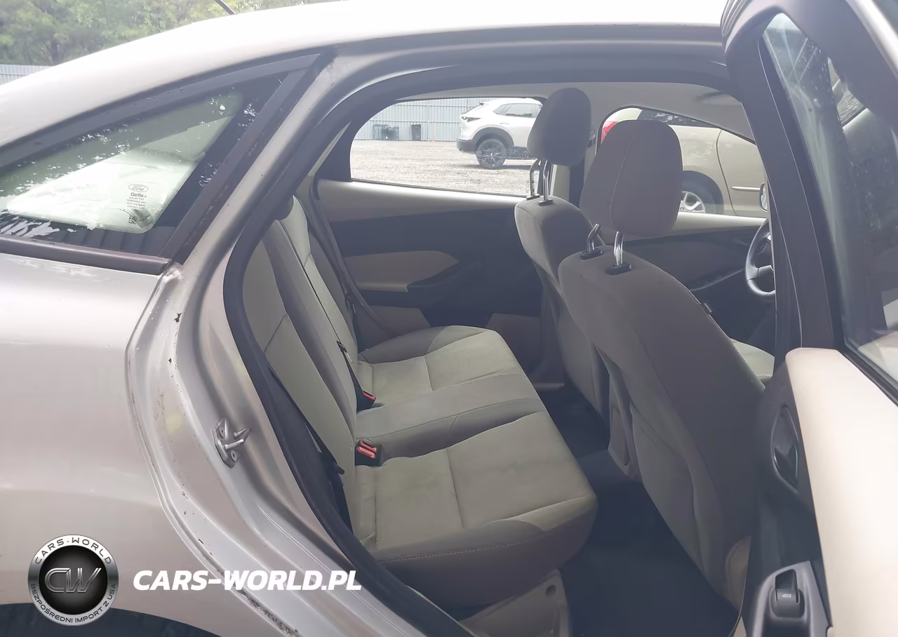 2012 Ford Focus Se VIN:1FAHP3F2XCL292323 - 8
