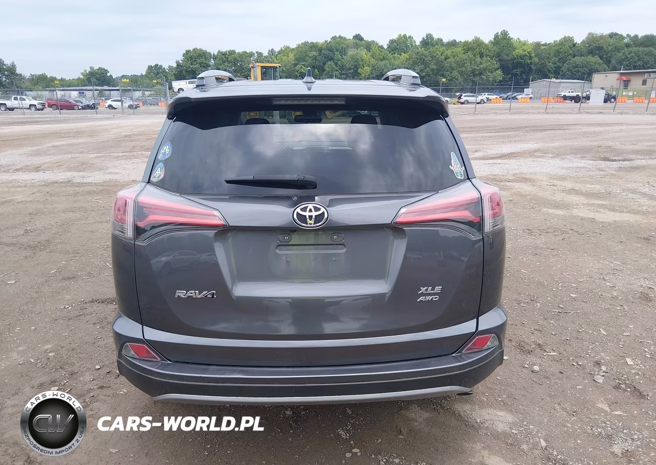 2018 Toyota Rav4 Xle VIN:2T3RFREVXJW844137 - 16