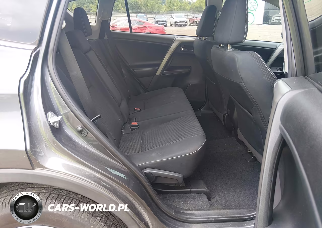2018 Toyota Rav4 Xle VIN:2T3RFREVXJW844137 - 8