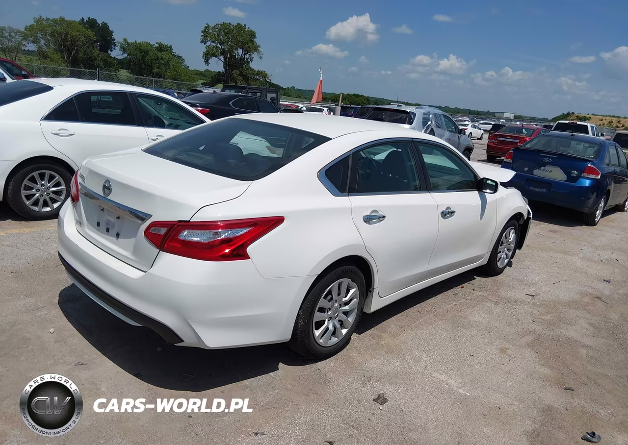 2017 Nissan Altima 2.5 S VIN:1N4AL3APXHN355299 - 4
