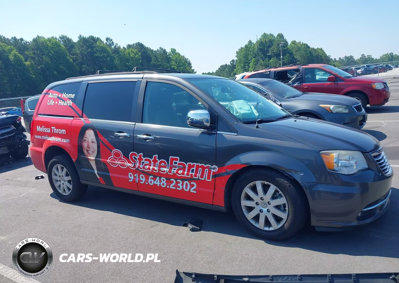 2016 Chrysler Town & Country Touring VIN:2C4RC1BG5GR296003 - 13