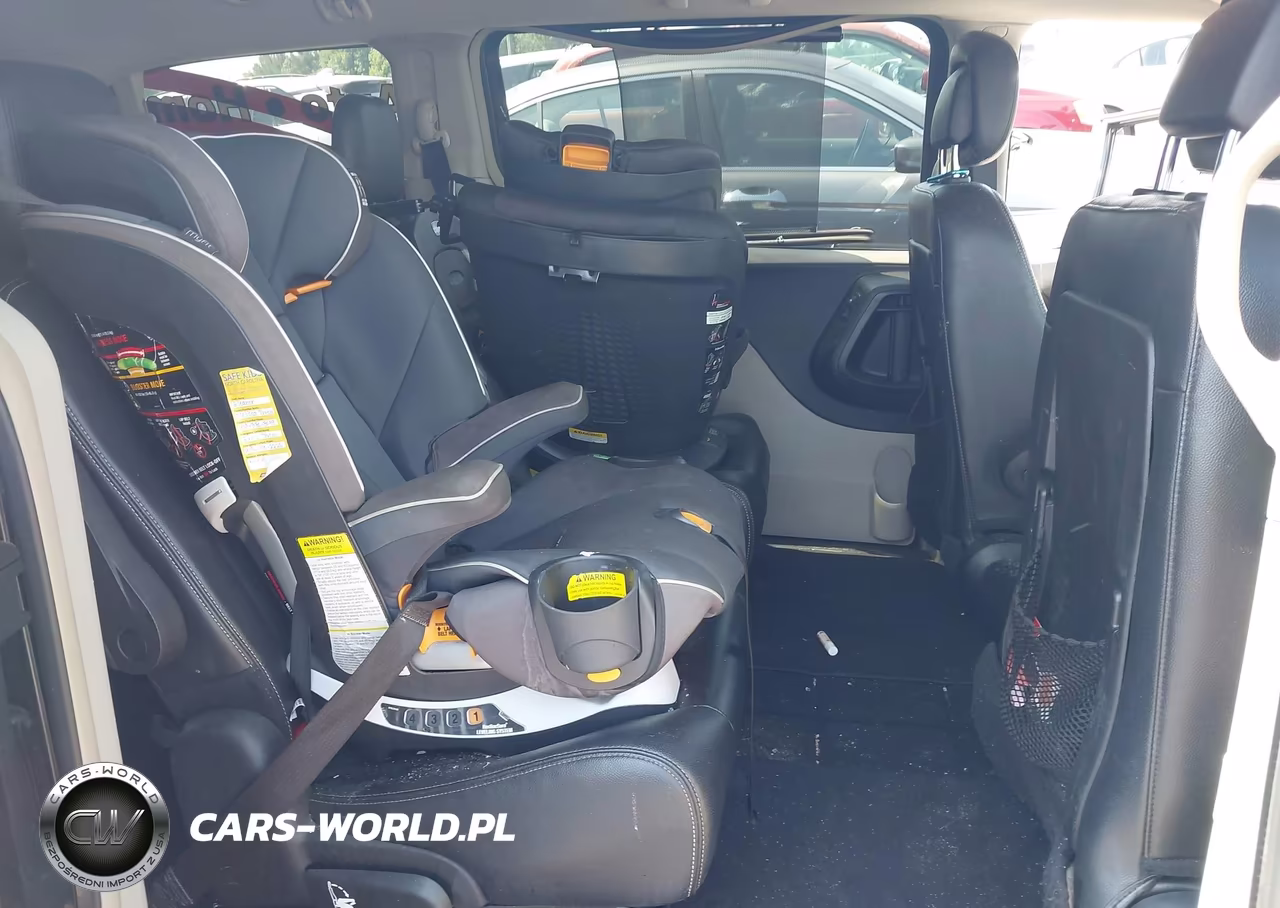 2016 Chrysler Town & Country Touring VIN:2C4RC1BG5GR296003 - 8