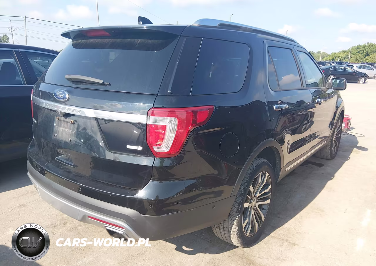 2017 Ford Explorer Platinum VIN:1FM5K8HT9HGC03836 - 4