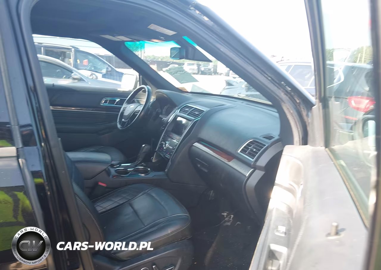 2017 Ford Explorer Platinum VIN:1FM5K8HT9HGC03836 - 5