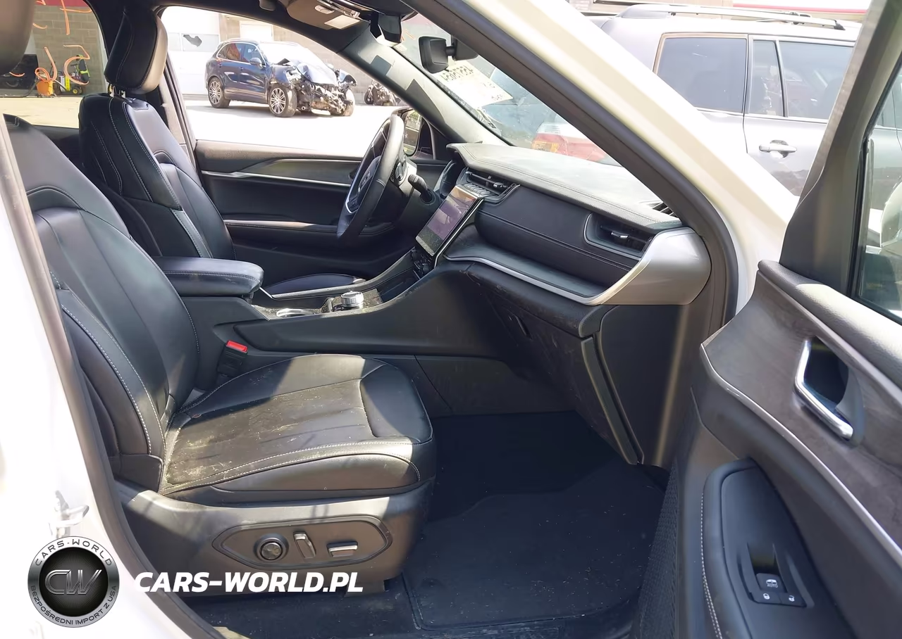 2024 Jeep Grand Cherokee Limited 4X4 VIN:1C4RJHBG0RC262044 - 5