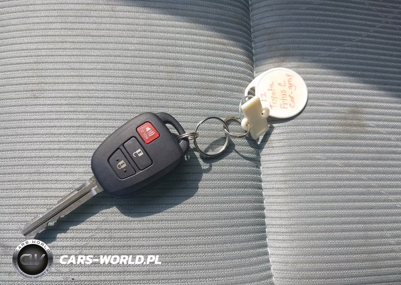 2012 Toyota Prius C Two VIN:JTDKDTB36C1023562 - 11