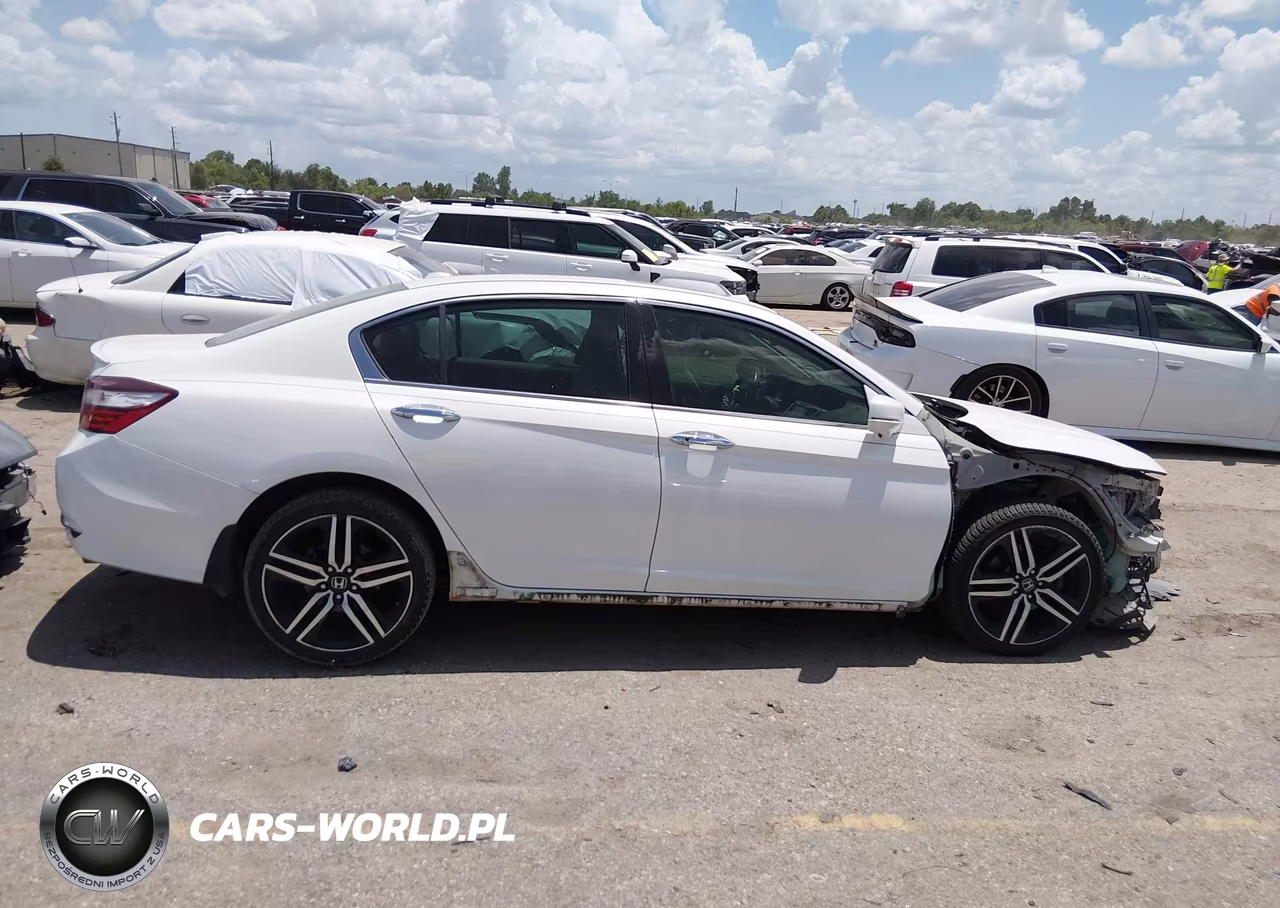 2016 Honda Accord Touring VIN:1HGCR3F90GA030275 - 13
