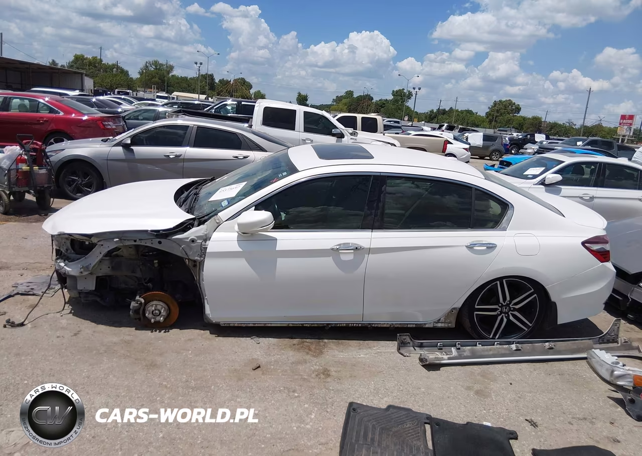 2016 Honda Accord Touring VIN:1HGCR3F90GA030275 - 14