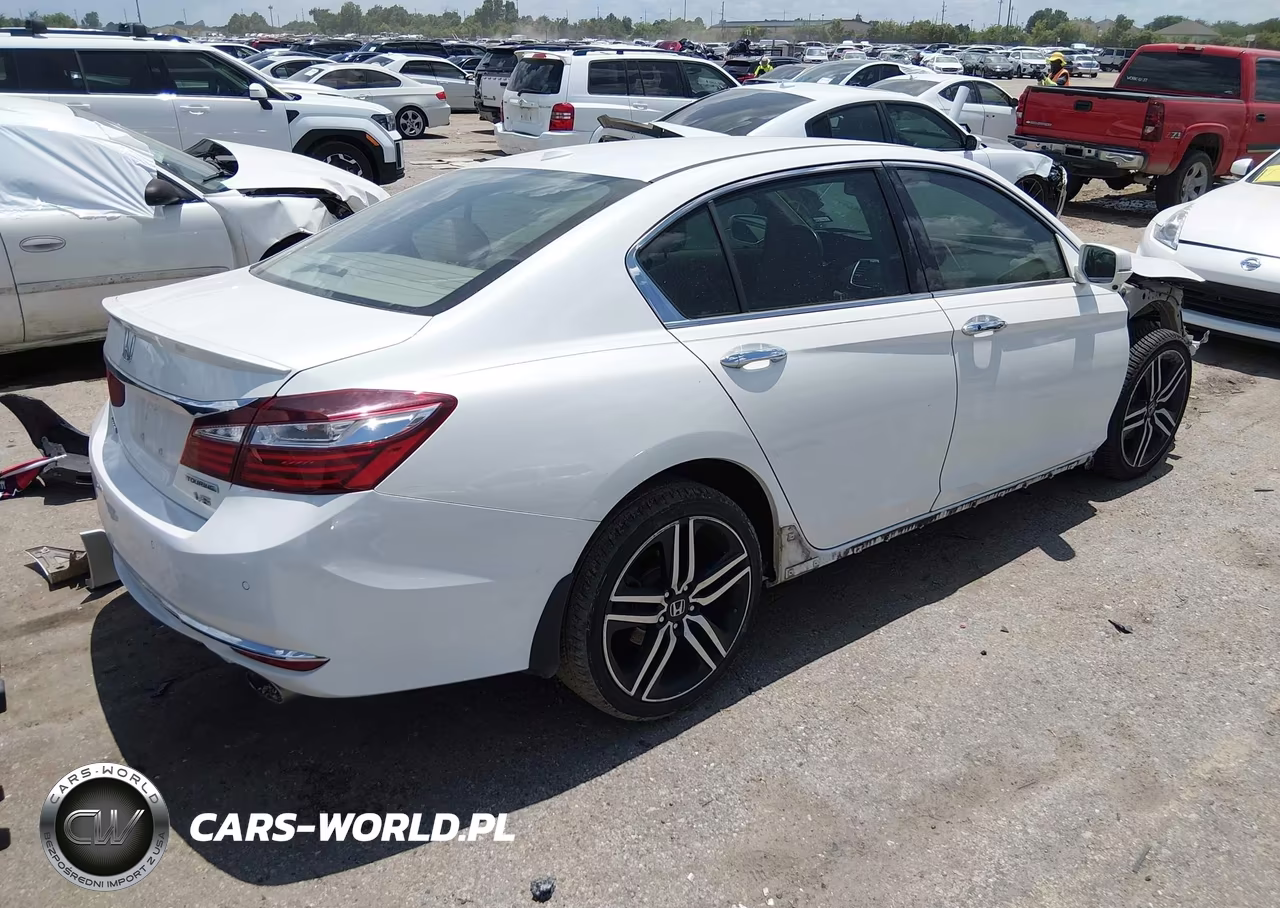 2016 Honda Accord Touring VIN:1HGCR3F90GA030275 - 4