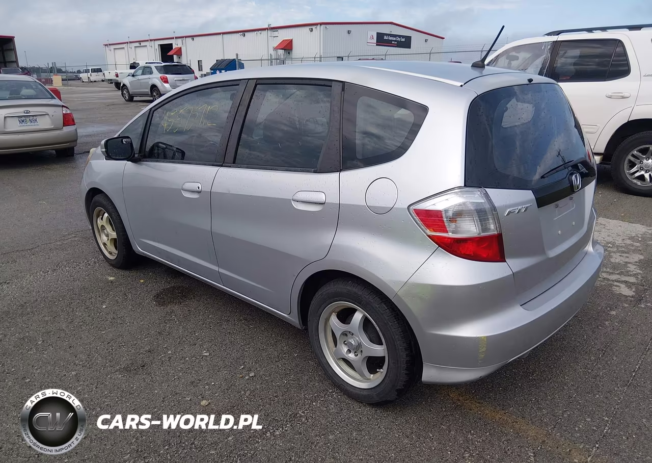 2013 Honda Fit VIN:JHMGE8G31DC017147 - 3
