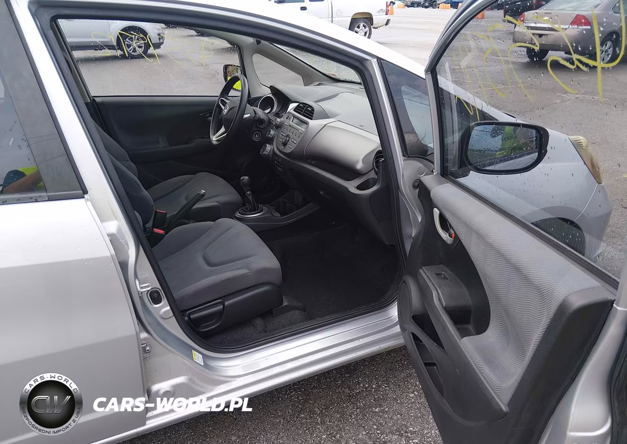 2013 Honda Fit VIN:JHMGE8G31DC017147 - 5