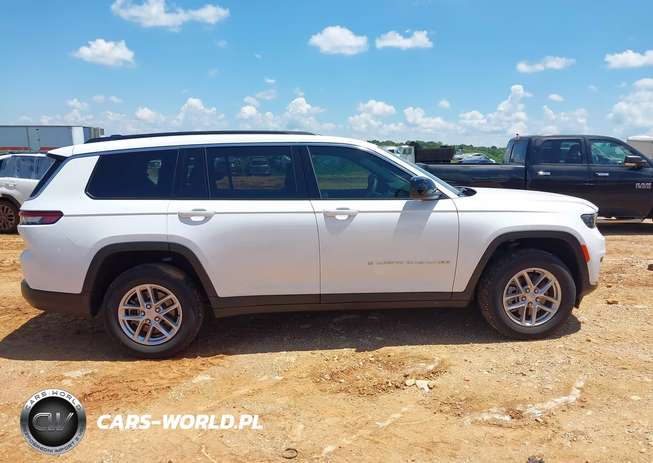 2025 Jeep Grand Cherokee L Laredo X 4X4 VIN:1C4RJKAG6S8666215 - 13