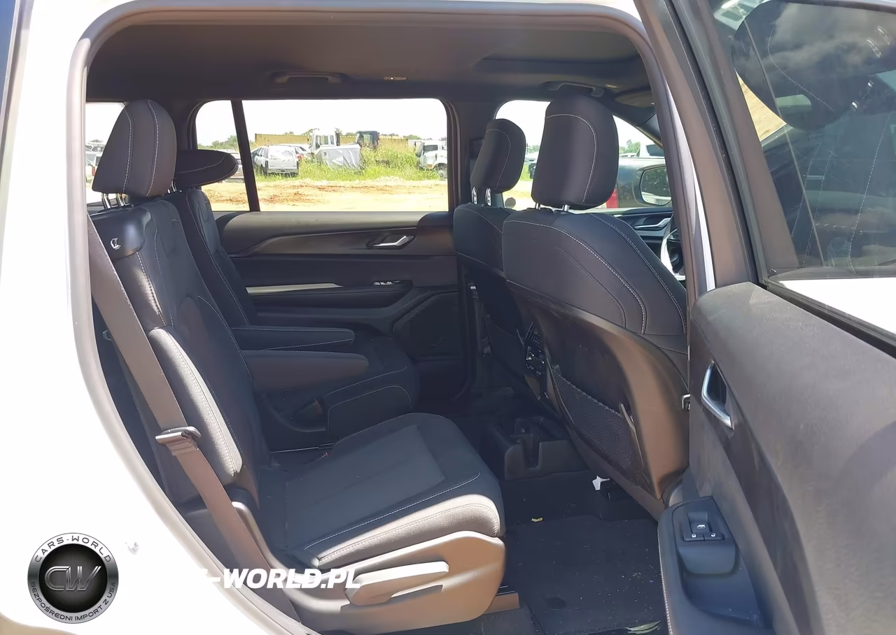2025 Jeep Grand Cherokee L Laredo X 4X4 VIN:1C4RJKAG6S8666215 - 8