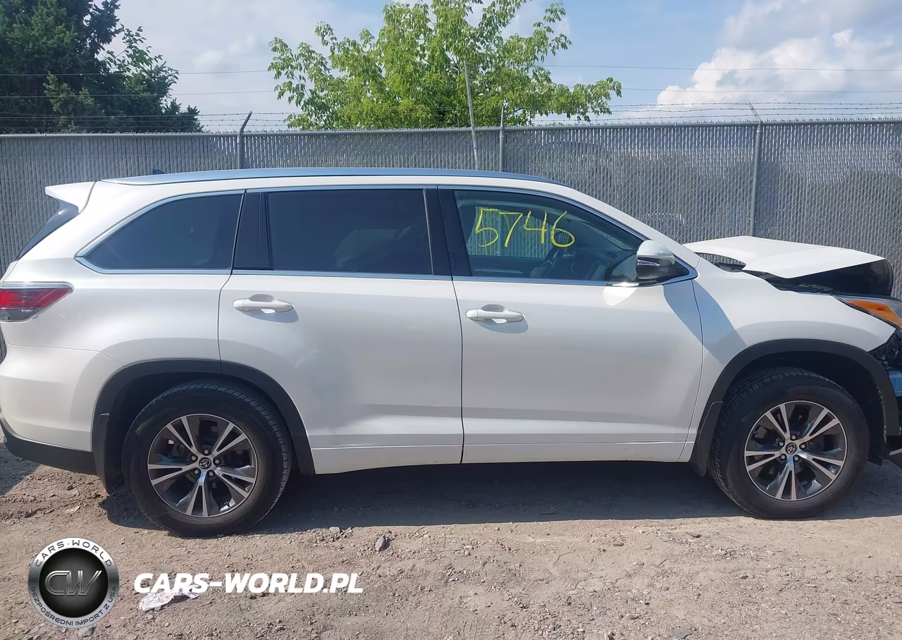 2016 Toyota Highlander Xle V6 VIN:5TDJKRFHXGS506734 - 11