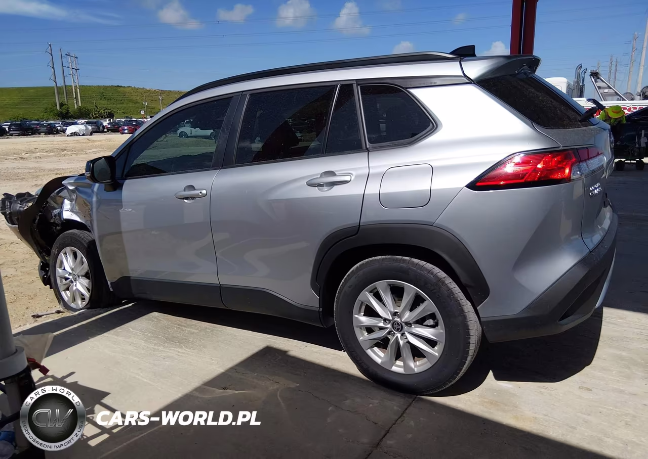 2025 Toyota Corolla Cross Le VIN:7MUCAAAG6SV142452 - 14