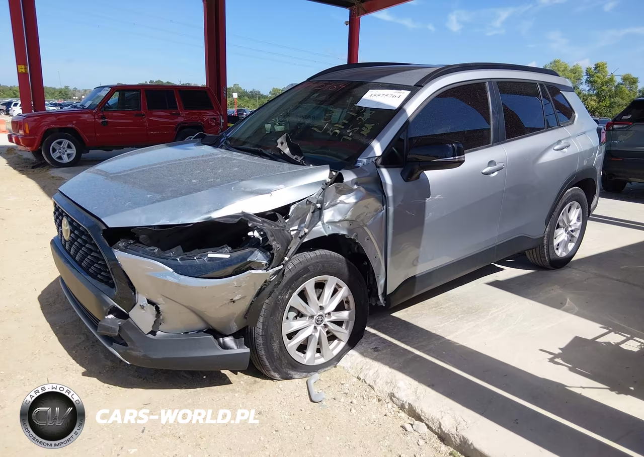 2025 Toyota Corolla Cross Le VIN:7MUCAAAG6SV142452 - 2