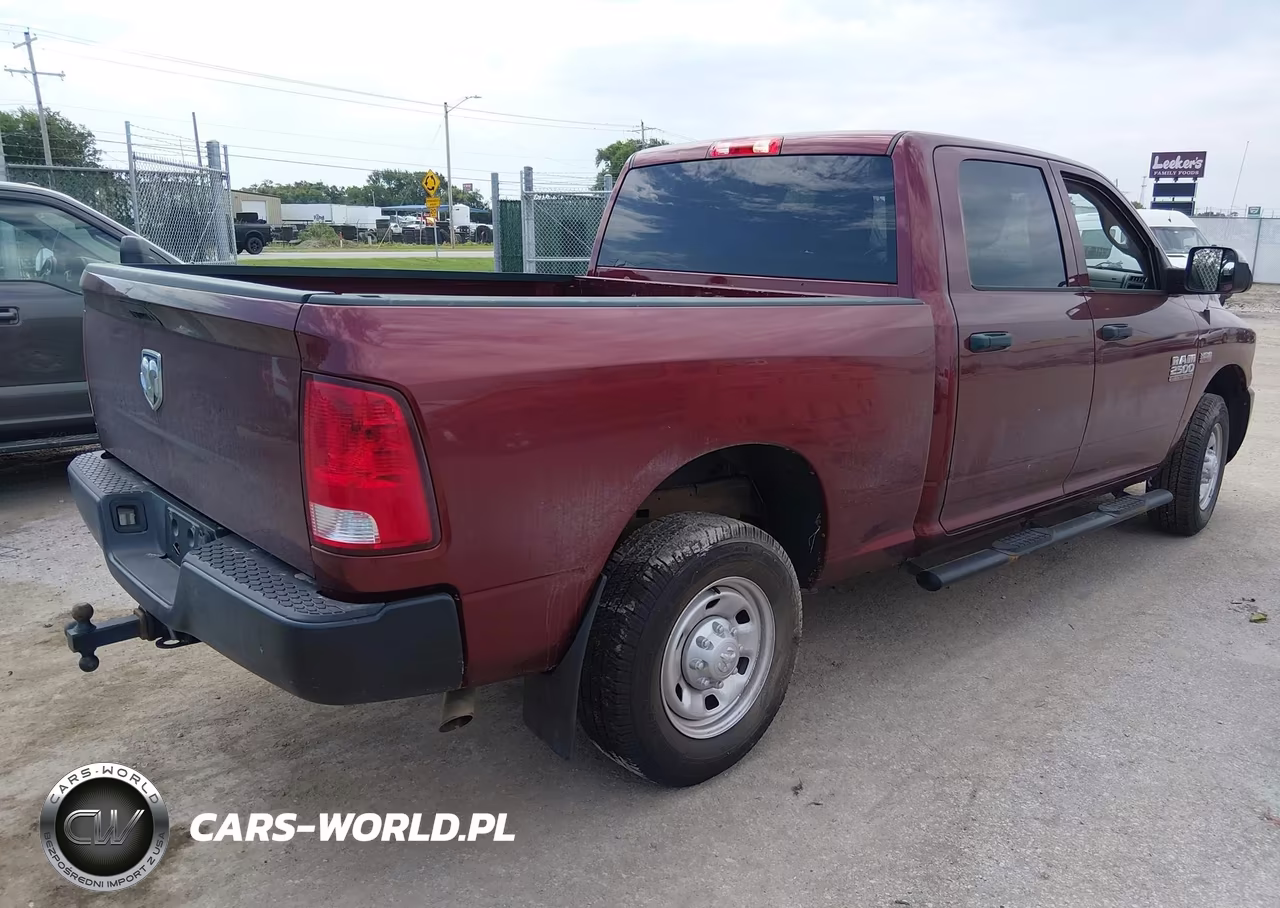 2018 Ram 2500 VIN:3C6TR4CT6JG245468 - 4