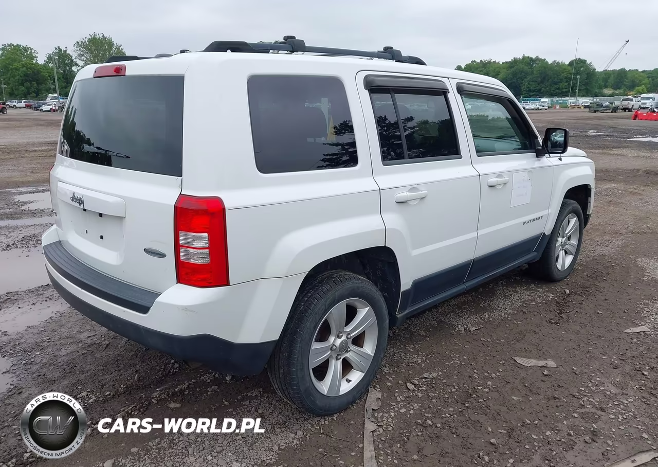 2012 Jeep Patriot Latitude VIN:1C4NJRFB0CD578757 - 4
