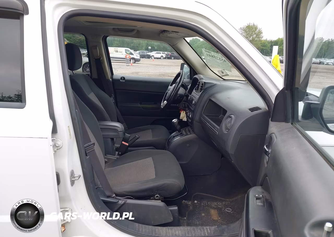 2012 Jeep Patriot Latitude VIN:1C4NJRFB0CD578757 - 5