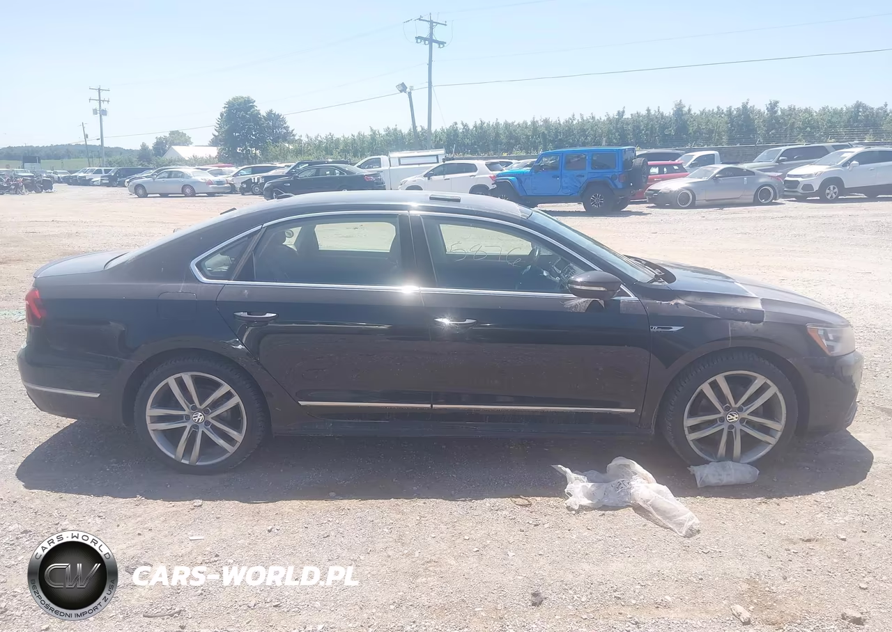 2017 Volkswagen Passat 1.8T R-Line VIN:1VWDT7A3XHC081056 - 13