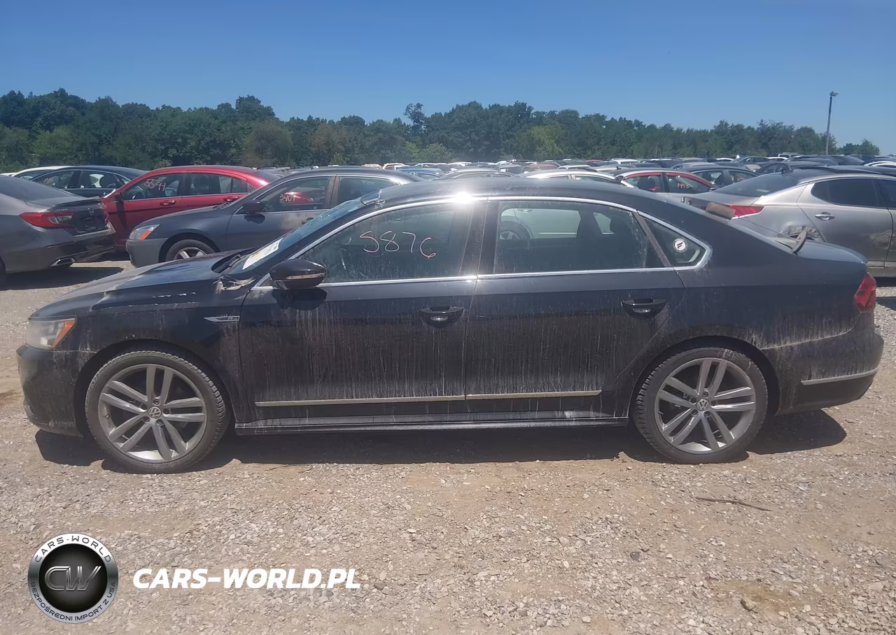2017 Volkswagen Passat 1.8T R-Line VIN:1VWDT7A3XHC081056 - 14