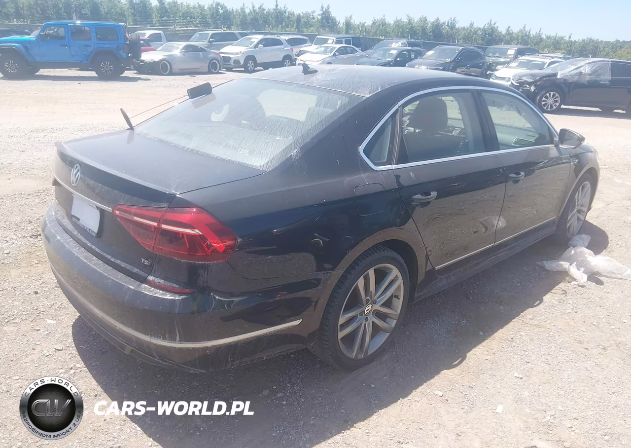 2017 Volkswagen Passat 1.8T R-Line VIN:1VWDT7A3XHC081056 - 4