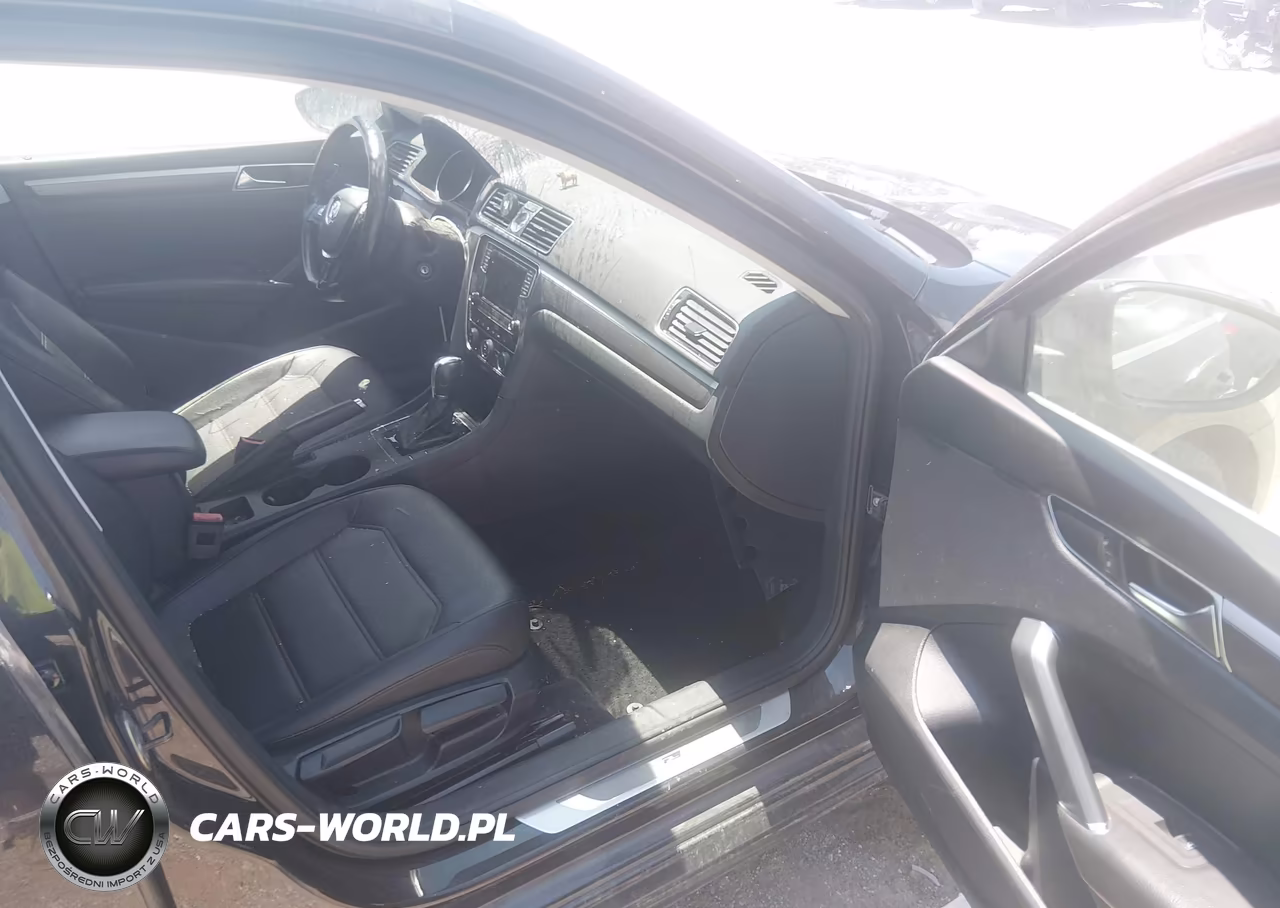 2017 Volkswagen Passat 1.8T R-Line VIN:1VWDT7A3XHC081056 - 5