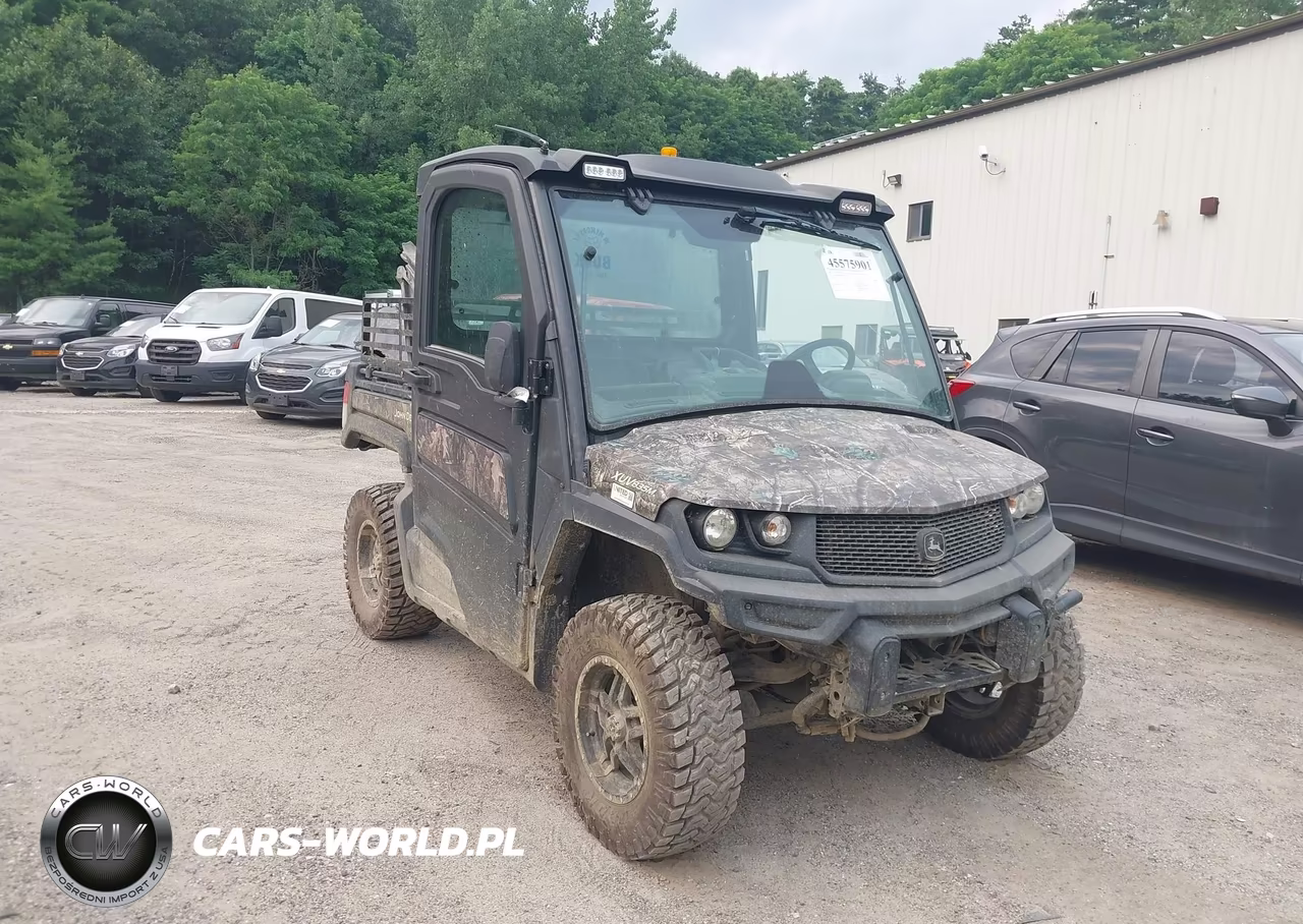 2023 John Deere Xuv835M Gator