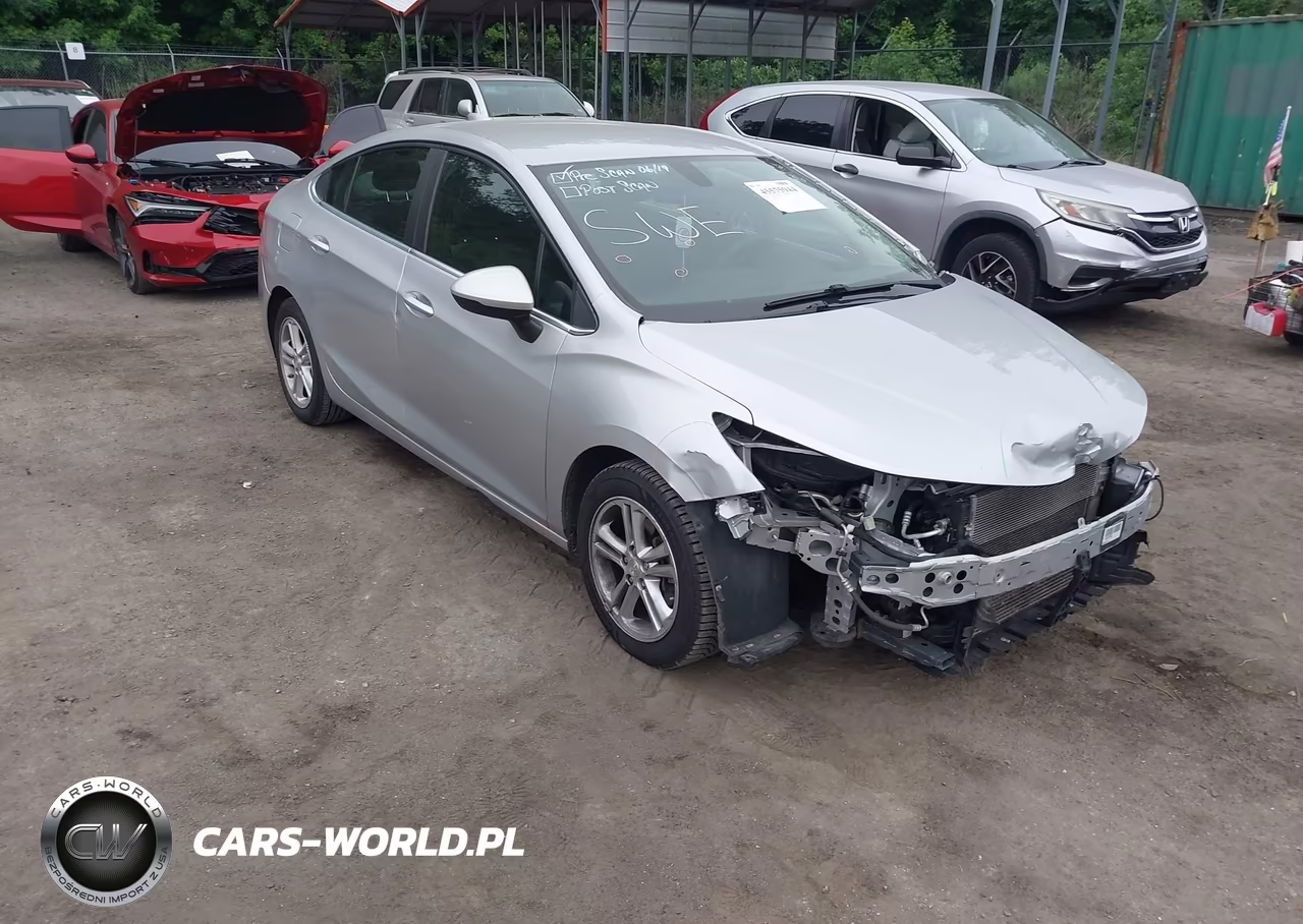 2018 Chevrolet Cruze Lt Auto – zdjęcie 1 z 18