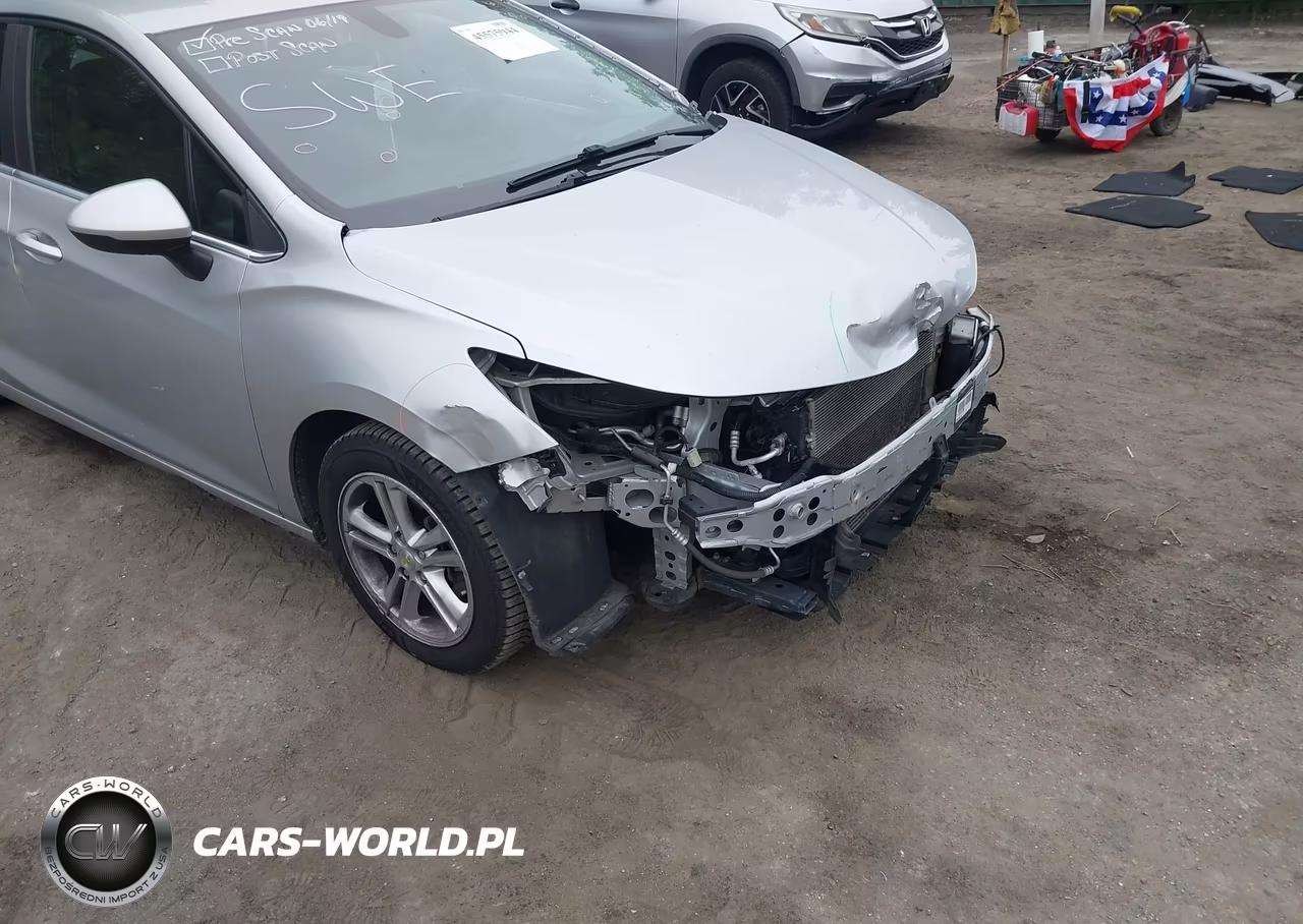 2018 Chevrolet Cruze Lt Auto VIN:1G1BE5SMXJ7131607 - 18