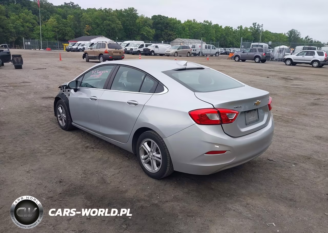 2018 Chevrolet Cruze Lt Auto VIN:1G1BE5SMXJ7131607 - 3