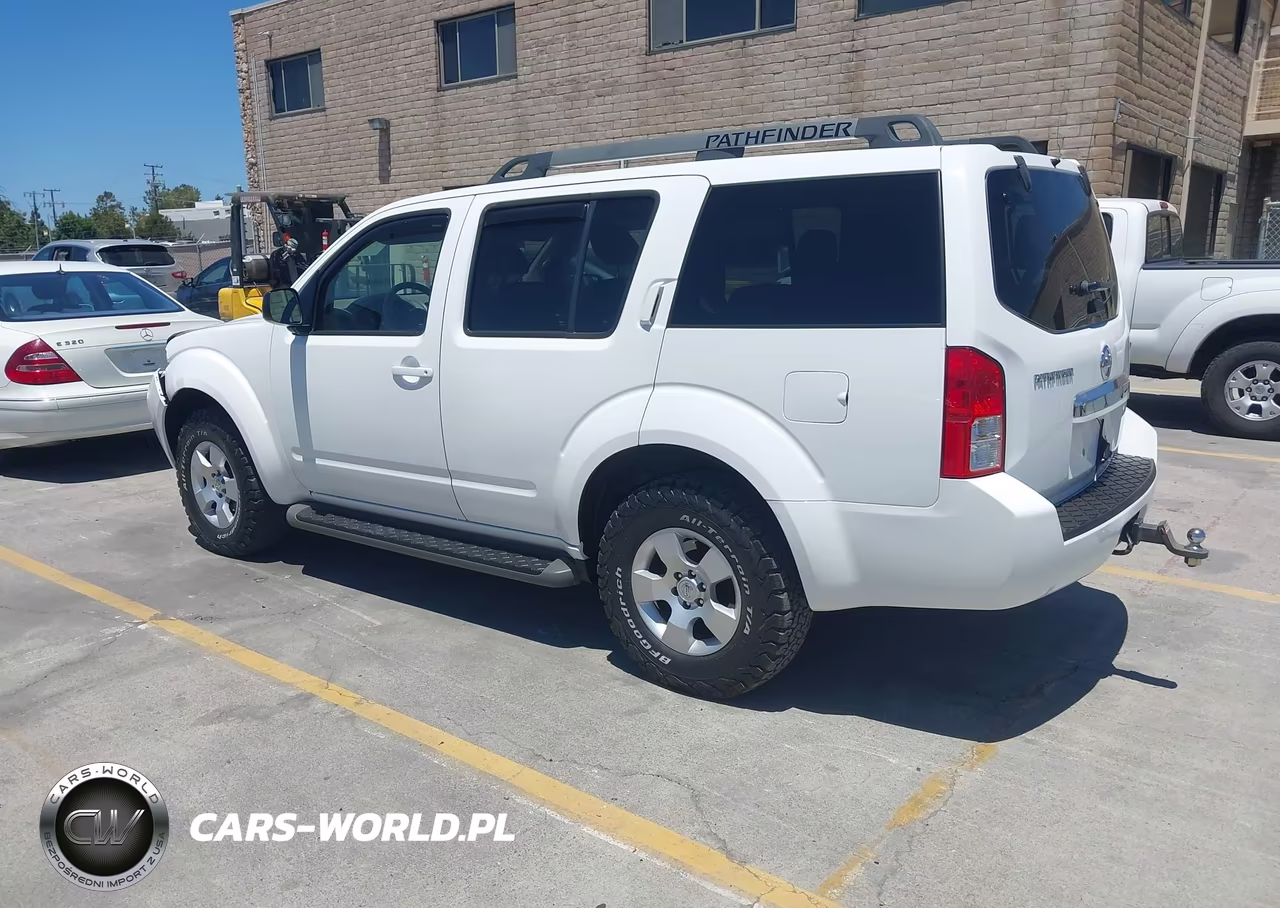 2012 Nissan Pathfinder S VIN:5N1AR1NN7CC616183 - 3