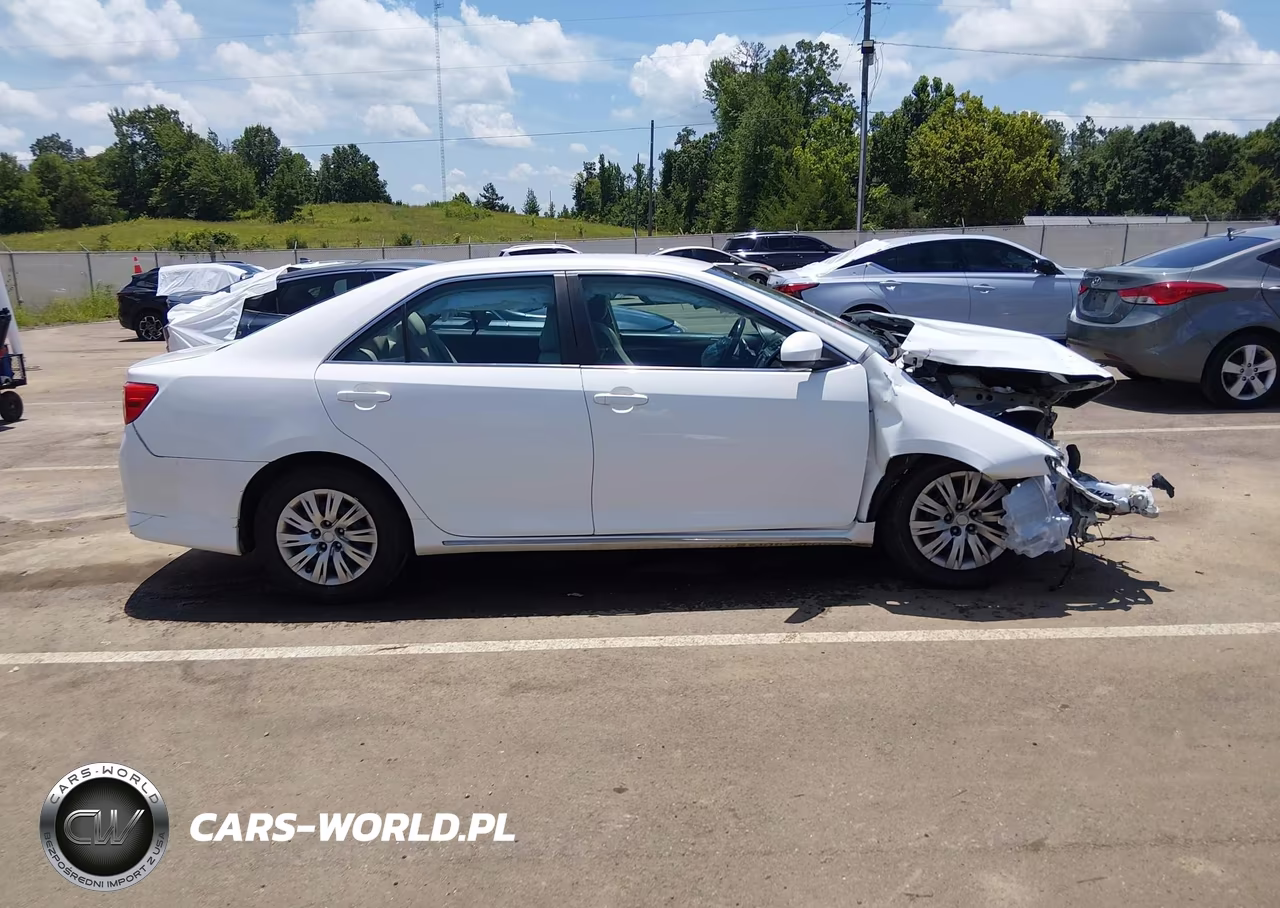 2014 Toyota Camry Le VIN:4T4BF1FK4ER388759 - 14