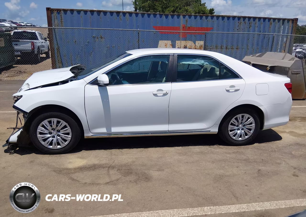 2014 Toyota Camry Le VIN:4T4BF1FK4ER388759 - 15