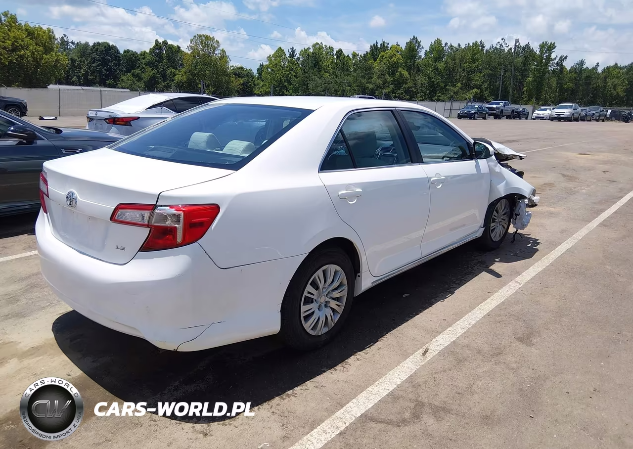 2014 Toyota Camry Le VIN:4T4BF1FK4ER388759 - 4