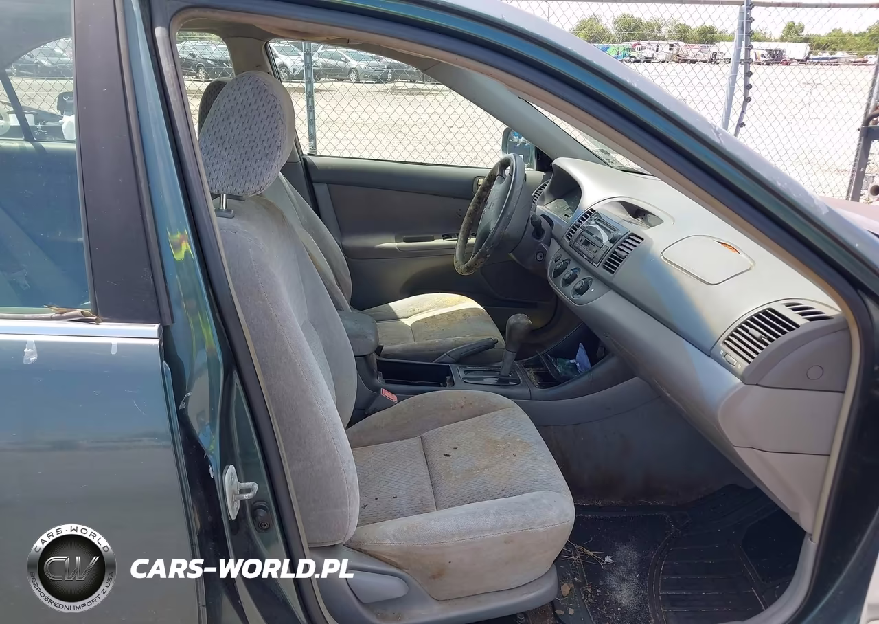2003 Toyota Camry Le VIN:4T1BE32K23U663475 - 5