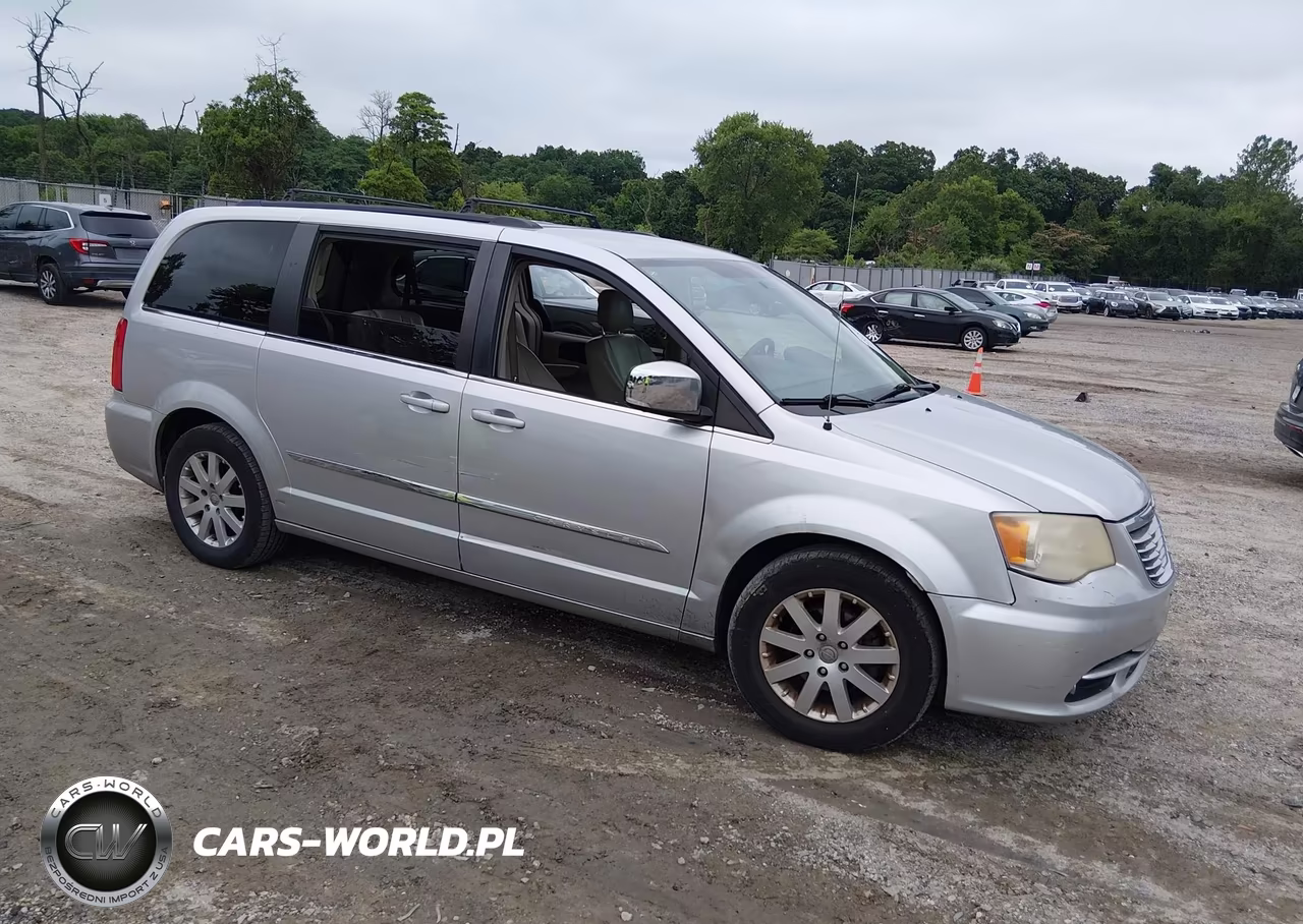 2011 Chrysler Town & Country Touring-L – zdjęcie 1 z 14