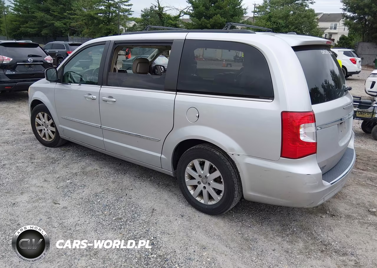 2011 Chrysler Town & Country Touring-L VIN:2A4RR8DG3BR779884 - 3