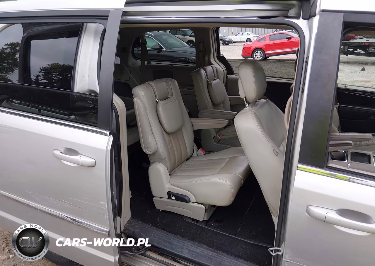 2011 Chrysler Town & Country Touring-L VIN:2A4RR8DG3BR779884 - 8