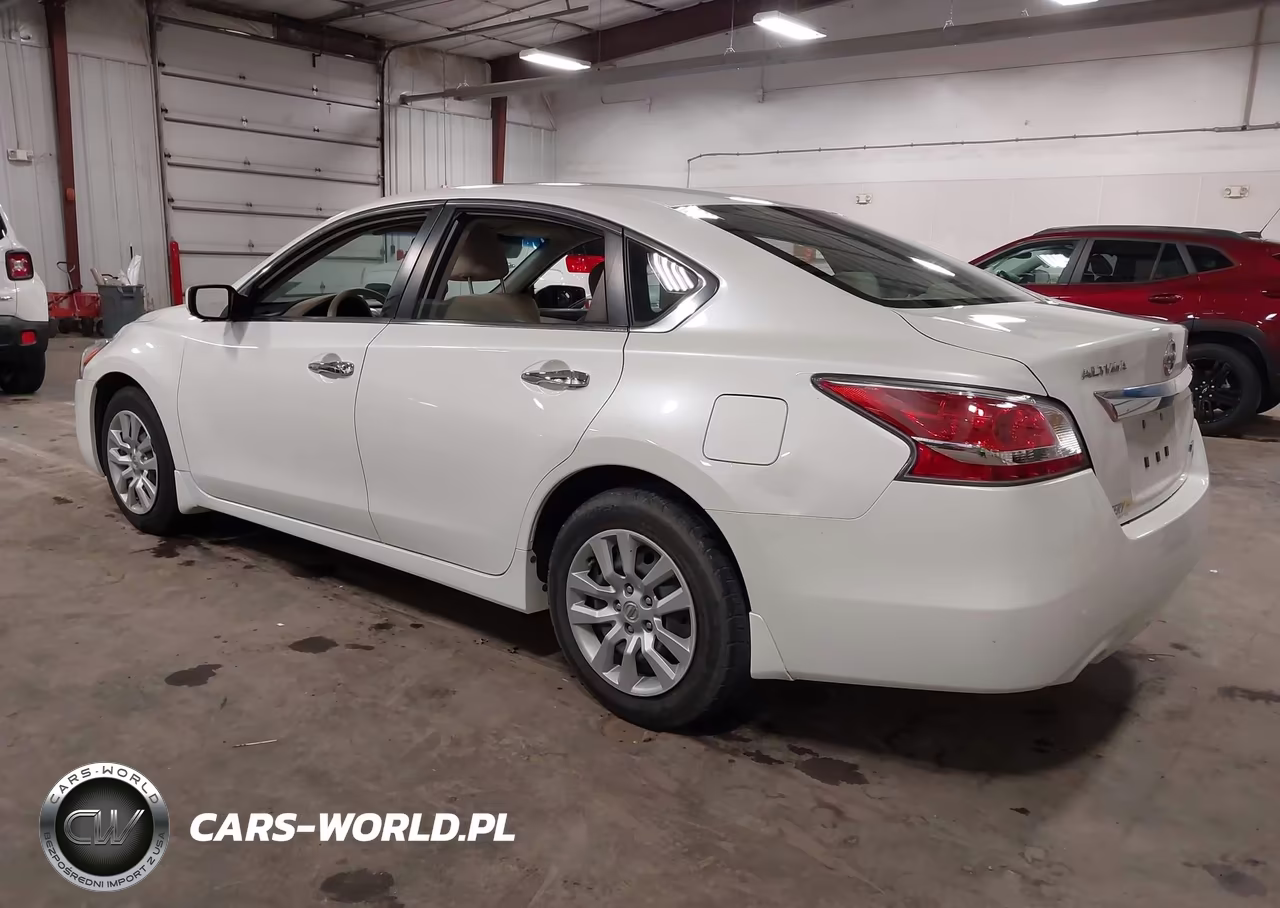2014 Nissan Altima 2.5 S VIN:1N4AL3AP1EC329262 - 3