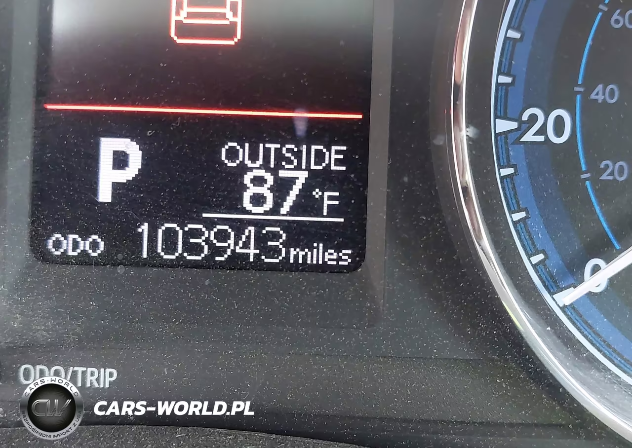 2018 Toyota Corolla Le VIN:5YFBURHE5JP806134 - 15