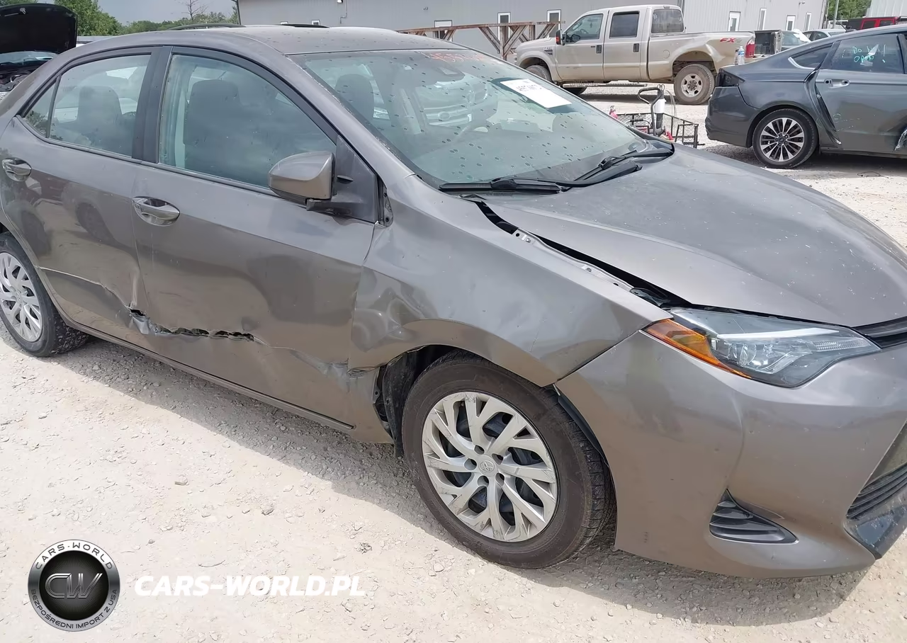 2018 Toyota Corolla Le VIN:5YFBURHE5JP806134 - 6