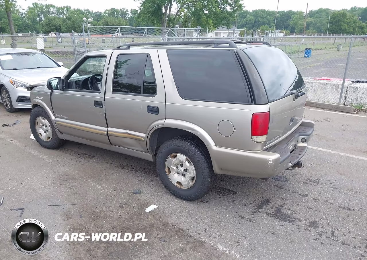 2001 Chevrolet Blazer VIN:1GNDT13W212127957 - 3
