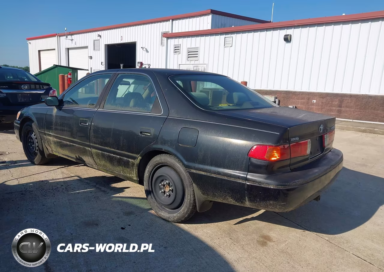 2001 Toyota Camry Le VIN:JT2BG22K610553325 - 3