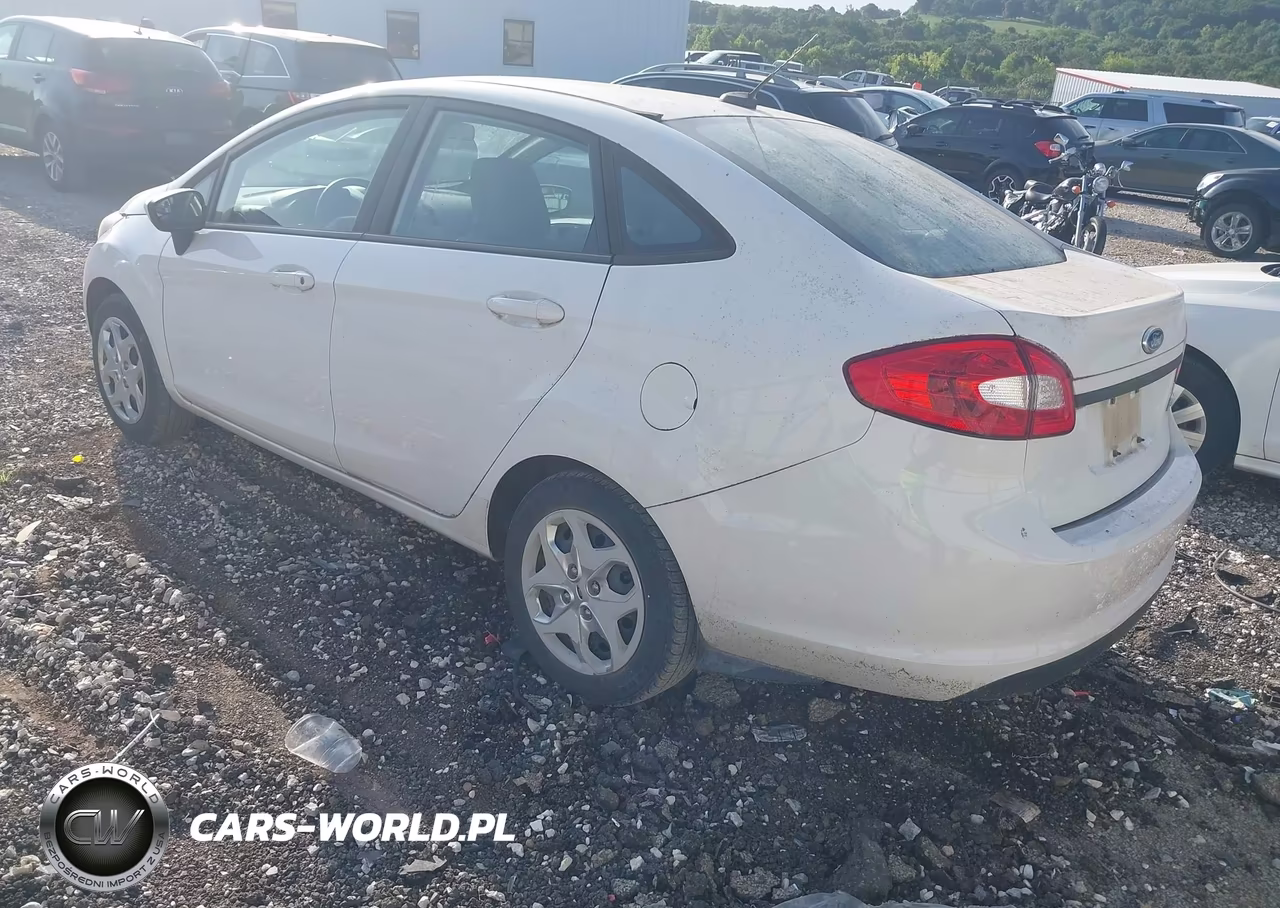 2013 Ford Fiesta S VIN:3FADP4AJ6DM207982 - 3