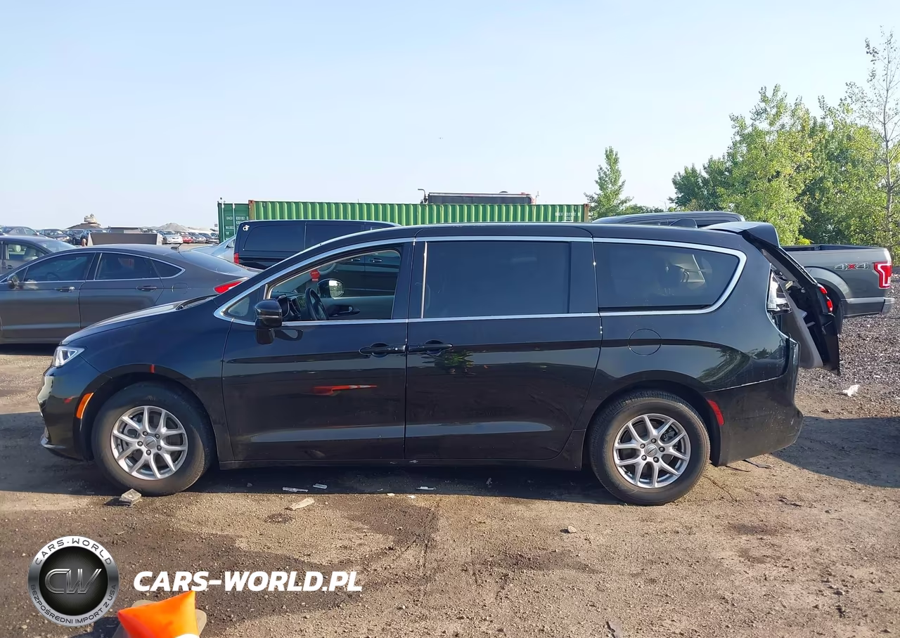 2024 Chrysler Pacifica Touring L VIN:2C4RC1BG8RR147121 - 14