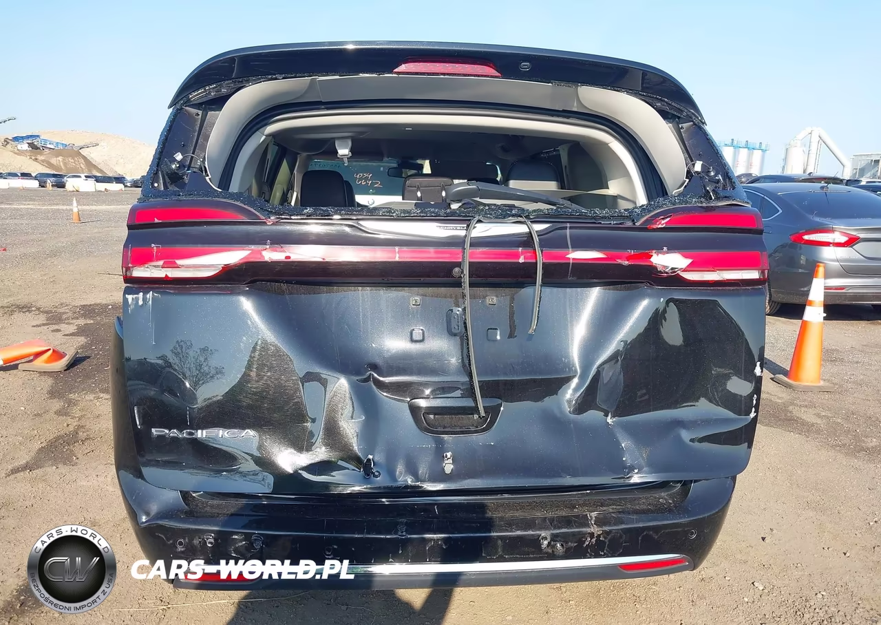 2024 Chrysler Pacifica Touring L VIN:2C4RC1BG8RR147121 - 16